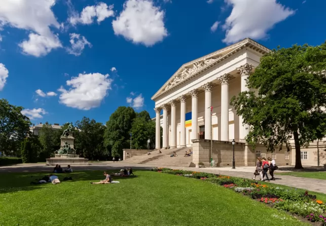 CSAKNEM 100 MÚZEUM ÉS KIÁLLÍTÓ VÁRJA A KÖZÖNSÉGET A MÚZEUMOK MAJÁLISÁN