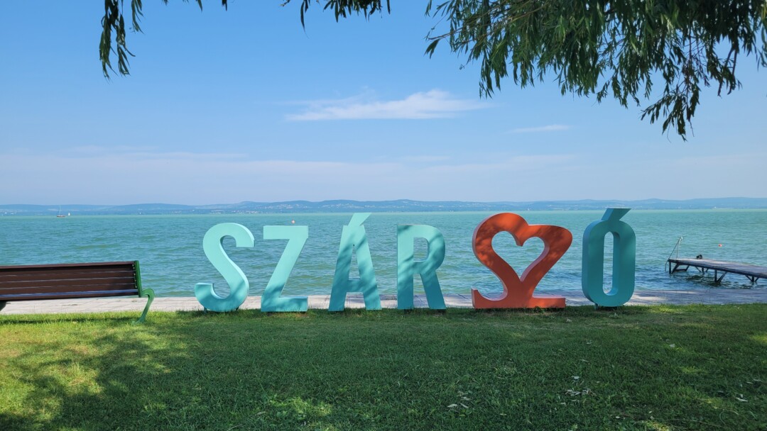 Ezek a balatoni strandok kaptak idén Kék Hullám Zászlót