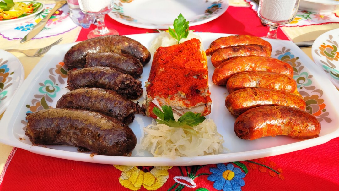 Ismét fergeteges disznótoros rendezvény Kőröshegyen