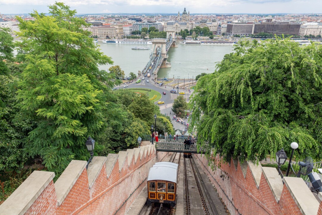 Újdonság: félárú jegy váltható a Siklóra magyar lakcímkártyával