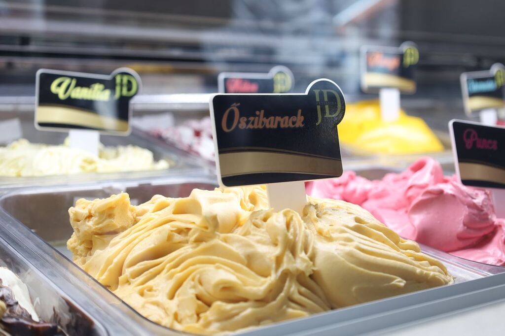 Tizenhatféle fagylalttal és új desszertekkel indult a szezon
