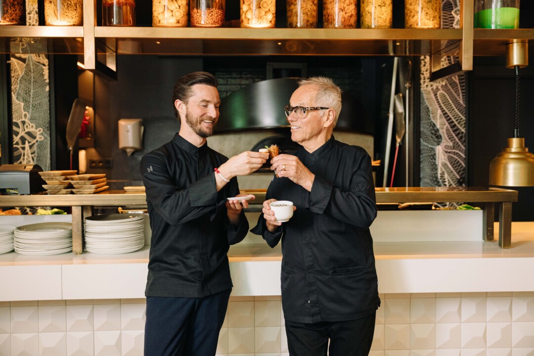 Wolfgang Puck és Byron Lazaroff-Puck világkörüli vacsorasorozata Budapestre érkezik