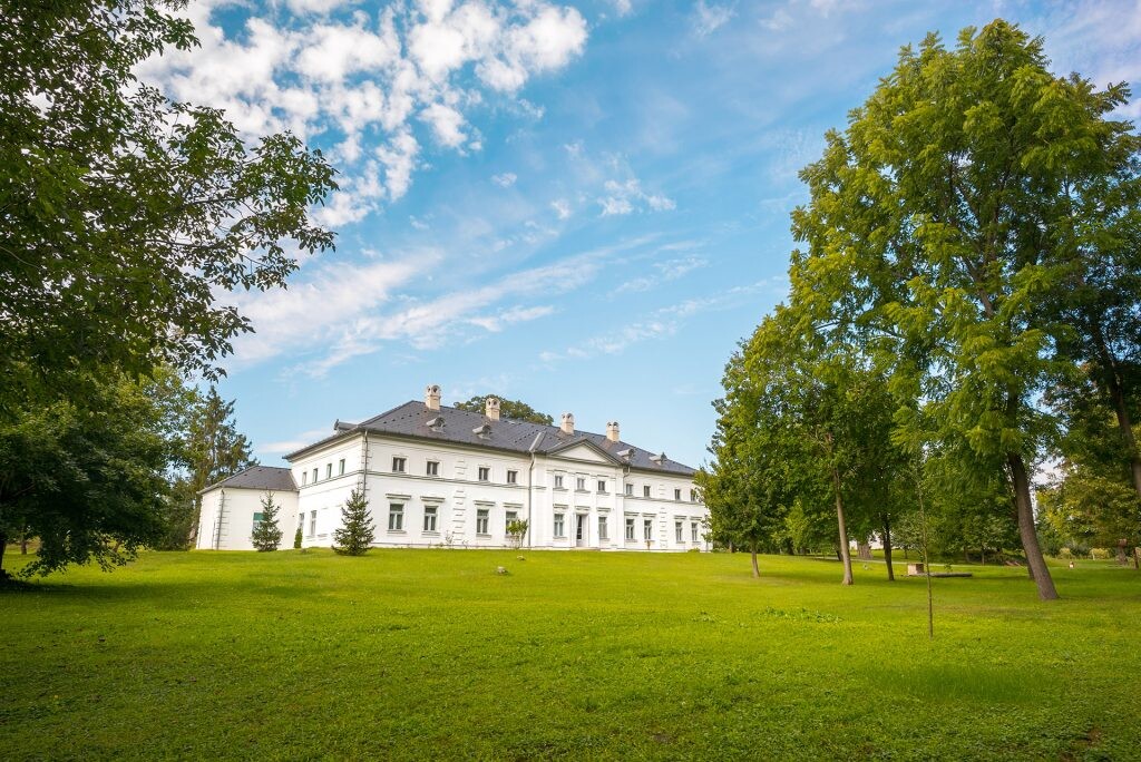 Van egy kastély Bölcskén, ahol egy kicsit másképp telik az idő